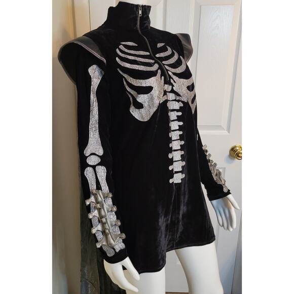 Spirit Halloween Costume Deluxe Skeleton King Shirt w/ Attached 55" Cape Size M - Picture 2 of 10